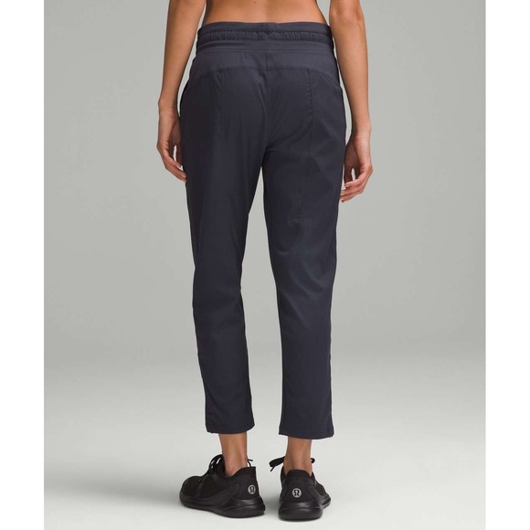 116 Lululemon Dance Studio Mid Rise Cropped Pant - Picture 2 of 12